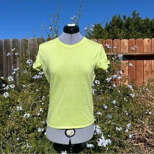 Wild Fable Size Medium Lime Green Fitted Short Sleeve T-Shirt